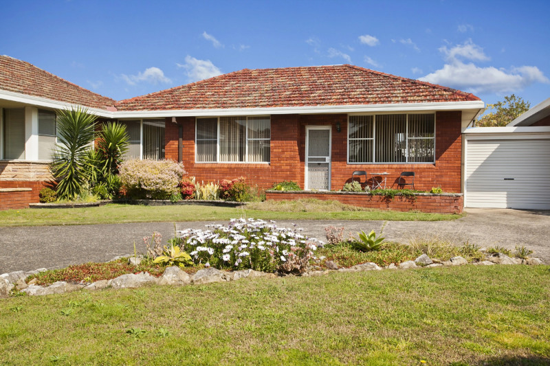 Front of an old home. residential asbestos testing
