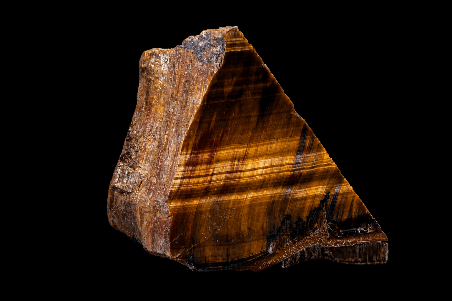 Types of Asbestos Found in Perth Households 5 Asbestos types: Crocidolite asbestos - blue asbestos on a black background